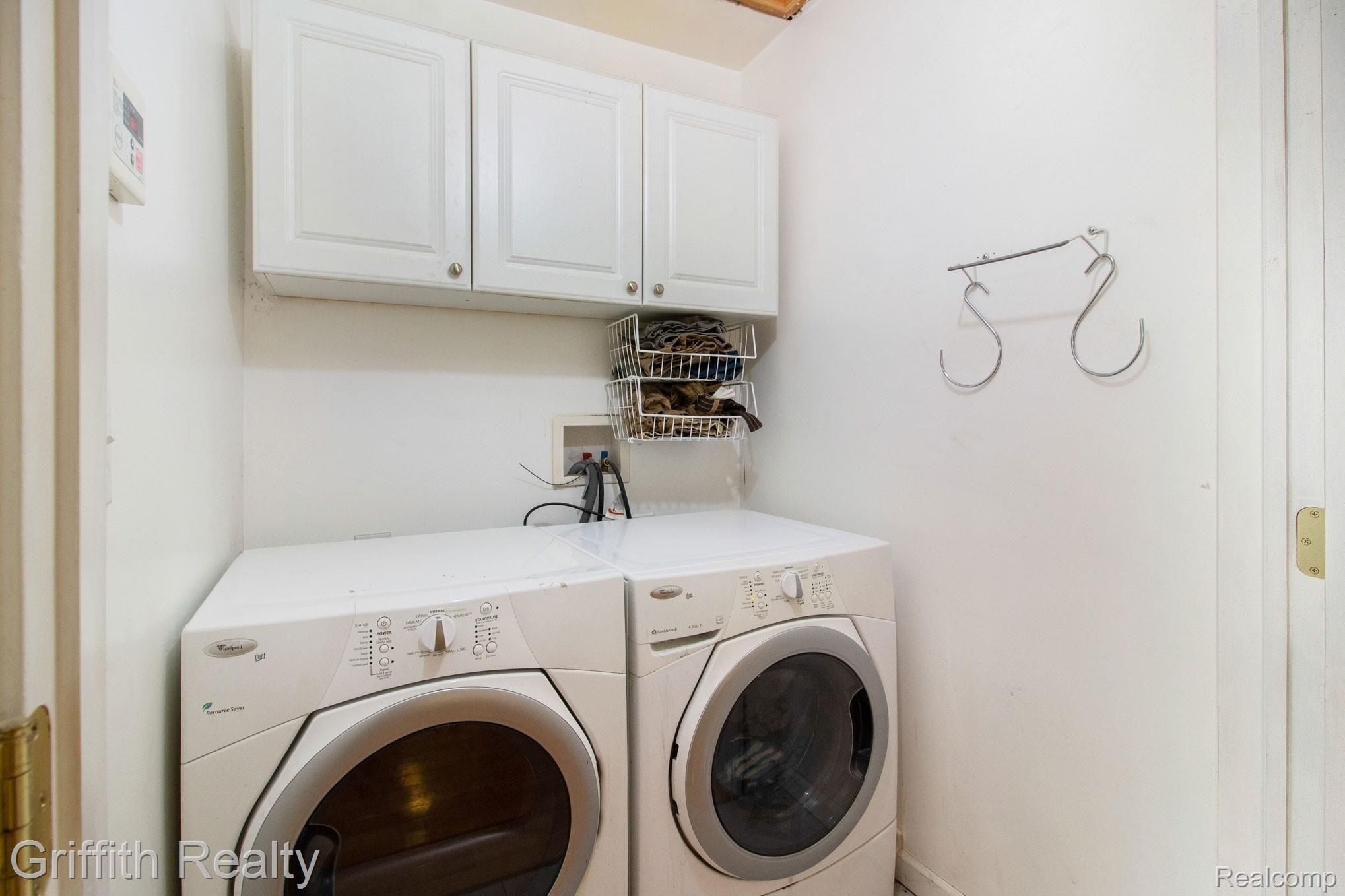 333 Inverness Street Howell, MI 48843 - Photo 21 of 22 Laundry.jpg