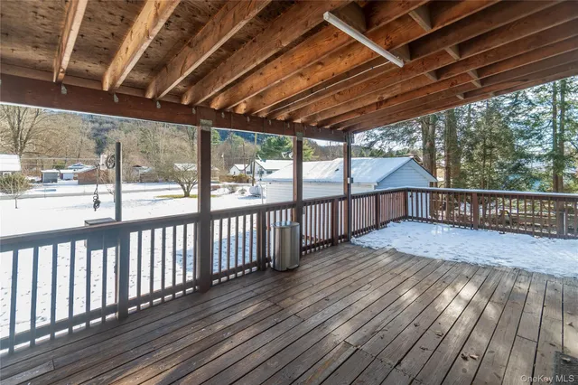 $299,000 | 8 4th Street, Godeffroy, NY 12729