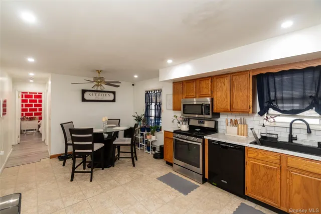 $299,000 | 8 4th Street, Godeffroy, NY 12729