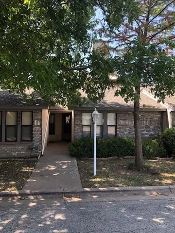 $1,695 | 3065 Crossroads Drive, Abilene, TX 79605