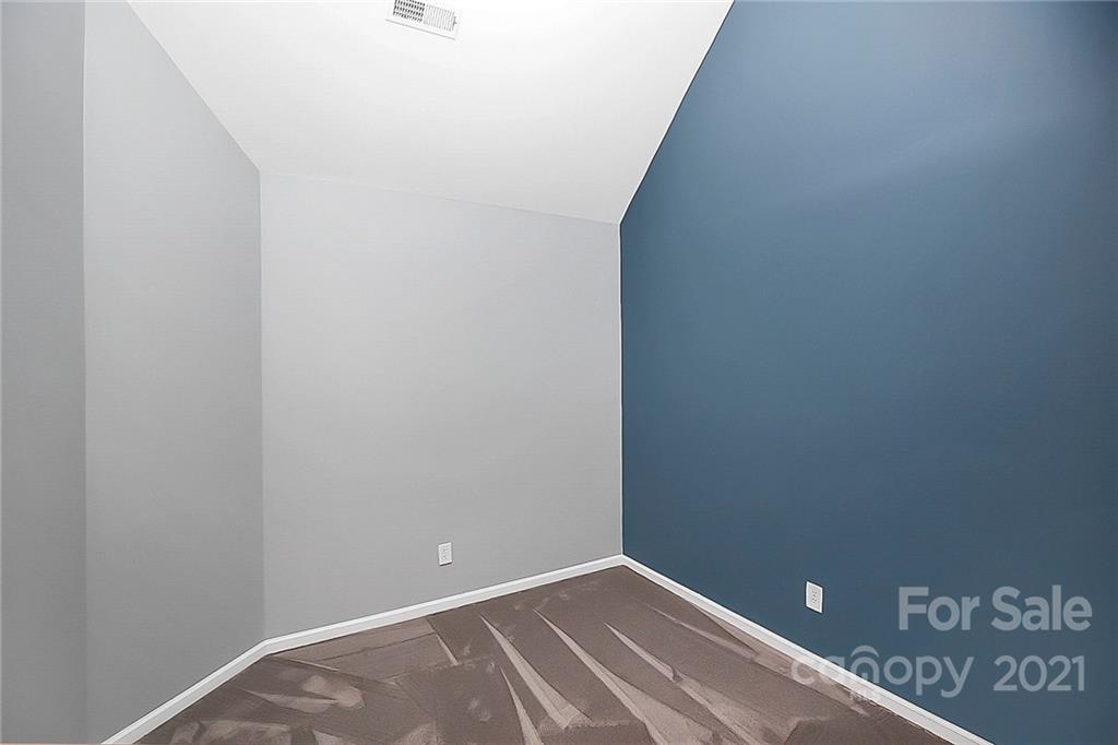 7769 East Berkeley Road Denver, NC 28037 - Photo 17 of 31 a view of a hallway