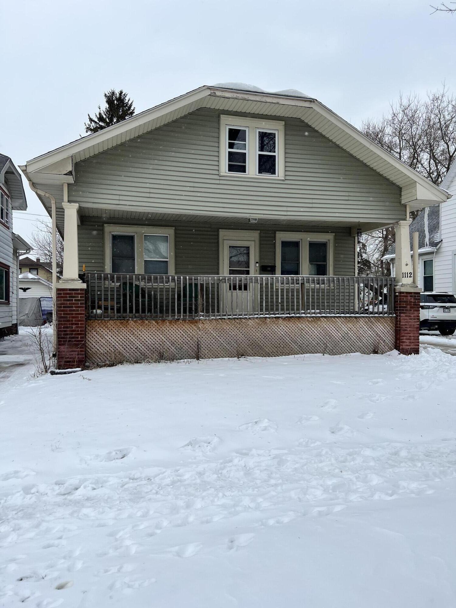 1112 Romayne Avenue Racine, WI 53402 - Photo 1 of 11 1112 Romayne Ave