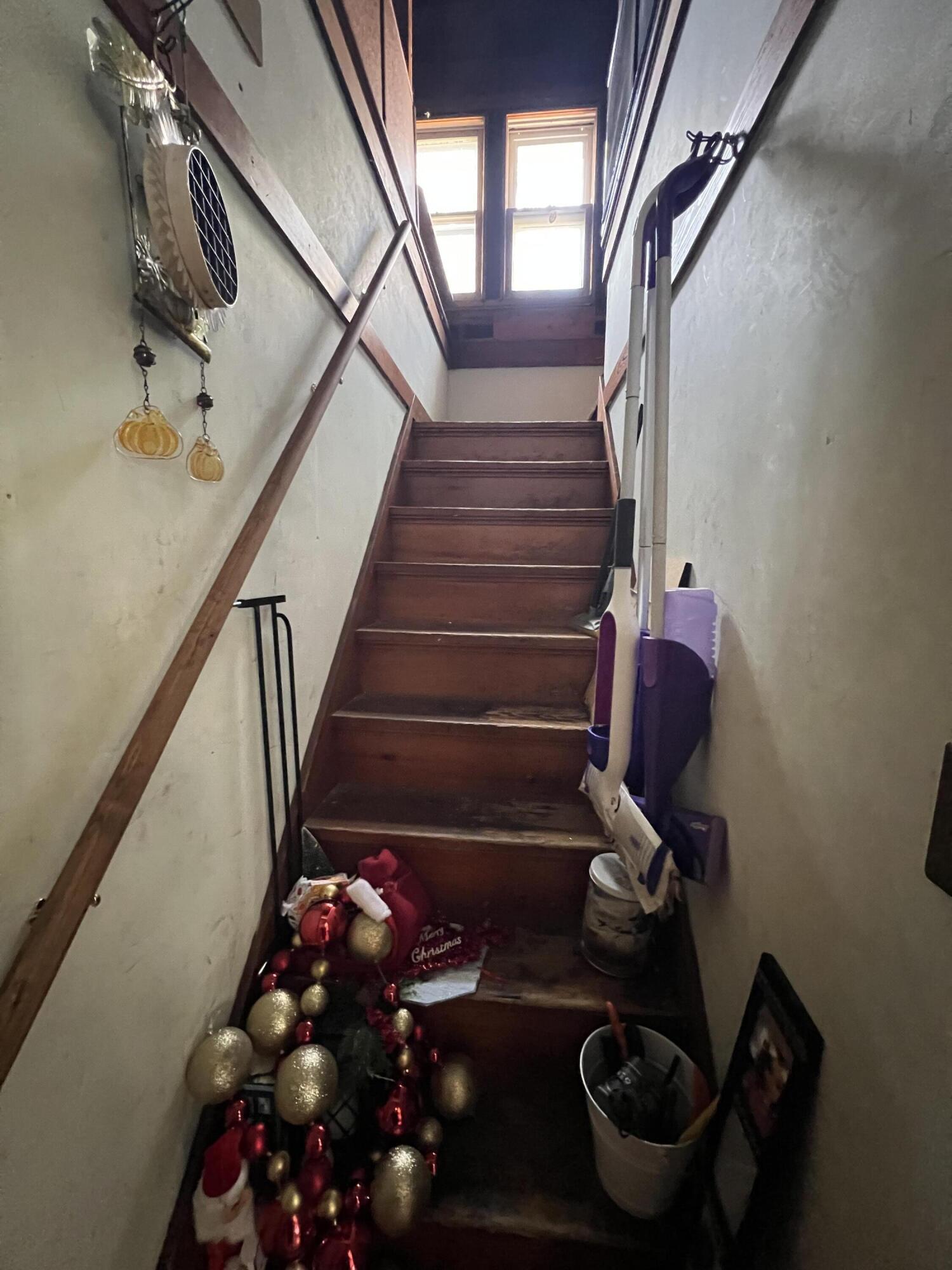 1112 Romayne Avenue Racine, WI 53402 - Photo 8 of 11 Walk up Attic