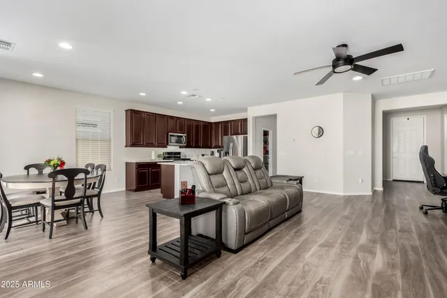 $590,000 | 7104 West Spur Drive, Peoria, AZ 85383