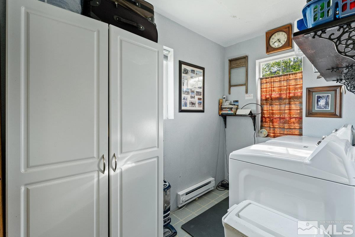 10977 Austin Road Austin, NV 89310 - Photo 27 of 40 a bathroom with a sink toilet and shower
