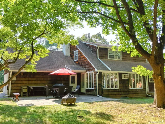 $999,950 | 10 Linda Drive, Montebello, NY 10901