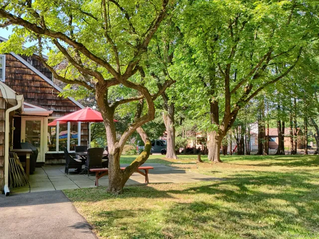 $999,950 | 10 Linda Drive, Montebello, NY 10901