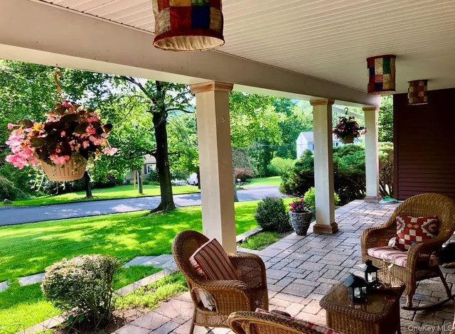 $999,950 | 10 Linda Drive, Montebello, NY 10901