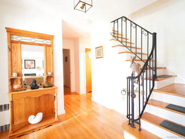 $999,950 | 10 Linda Drive, Montebello, NY 10901