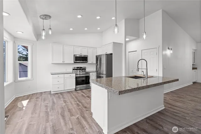 $699,999 | 25329 103rd Avenue East, Graham, WA 98338