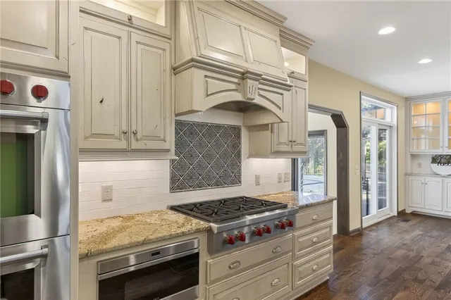 $1,125,000 | 317 Camelot Drive, Liberty, MO 64068