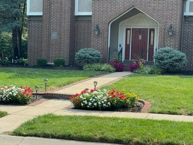 $1,125,000 | 317 Camelot Drive, Liberty, MO 64068