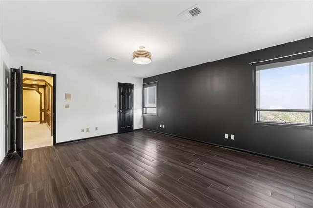 $1,125,000 | 317 Camelot Drive, Liberty, MO 64068