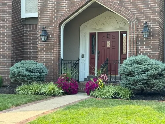 $1,125,000 | 317 Camelot Drive, Liberty, MO 64068