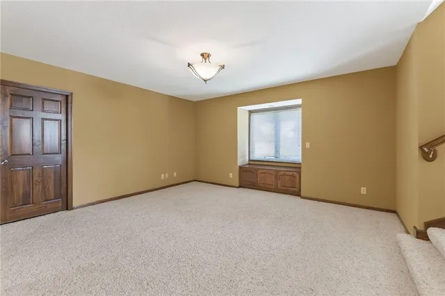 $1,125,000 | 317 Camelot Drive, Liberty, MO 64068