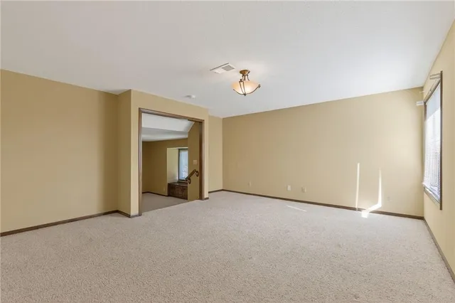 $1,125,000 | 317 Camelot Drive, Liberty, MO 64068