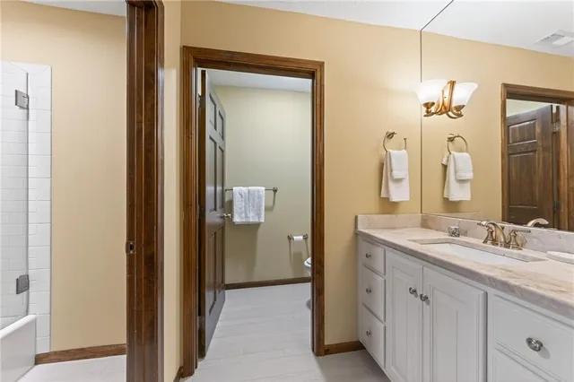 $1,125,000 | 317 Camelot Drive, Liberty, MO 64068