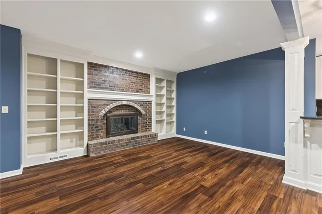 $1,125,000 | 317 Camelot Drive, Liberty, MO 64068