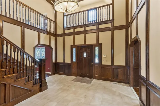 $1,125,000 | 317 Camelot Drive, Liberty, MO 64068