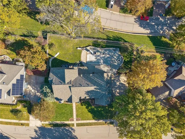 $1,125,000 | 317 Camelot Drive, Liberty, MO 64068