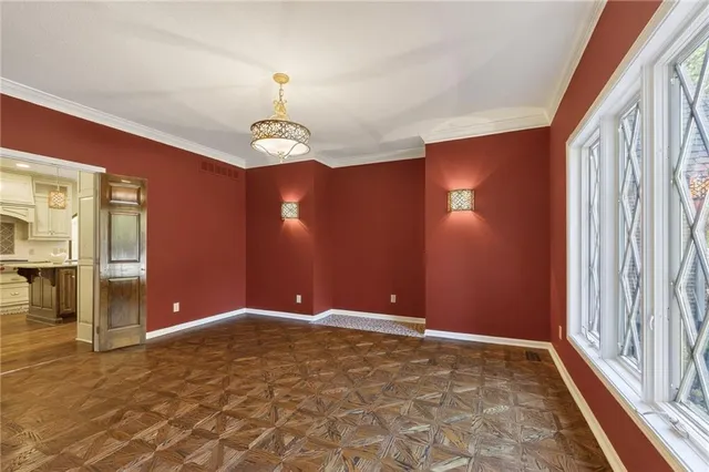 $1,125,000 | 317 Camelot Drive, Liberty, MO 64068