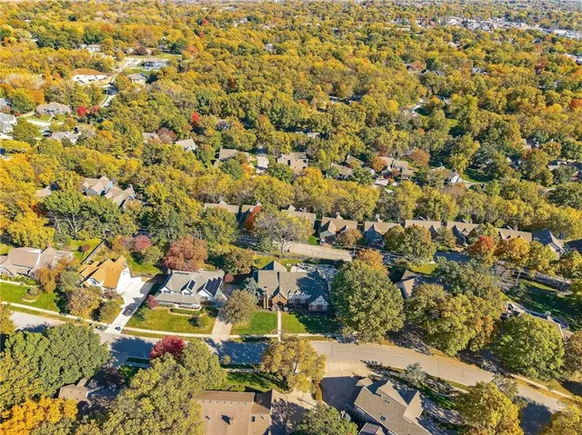 $1,125,000 | 317 Camelot Drive, Liberty, MO 64068