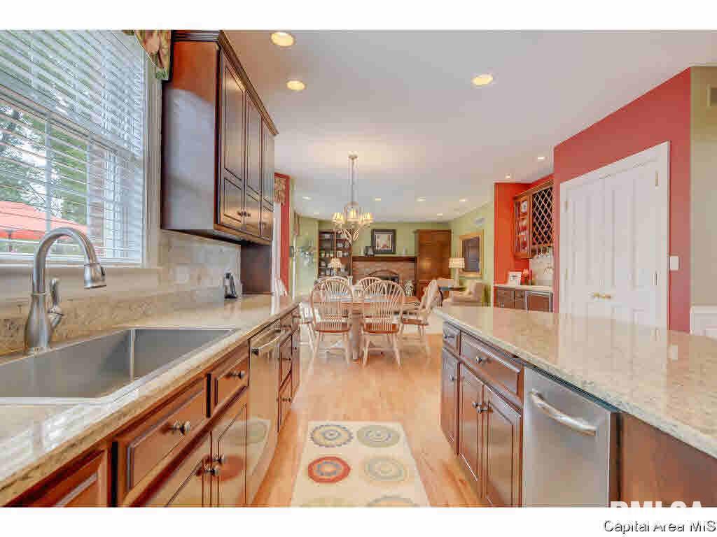 5009 Foxfire Court Springfield, IL 62711 - Photo 13 of 36