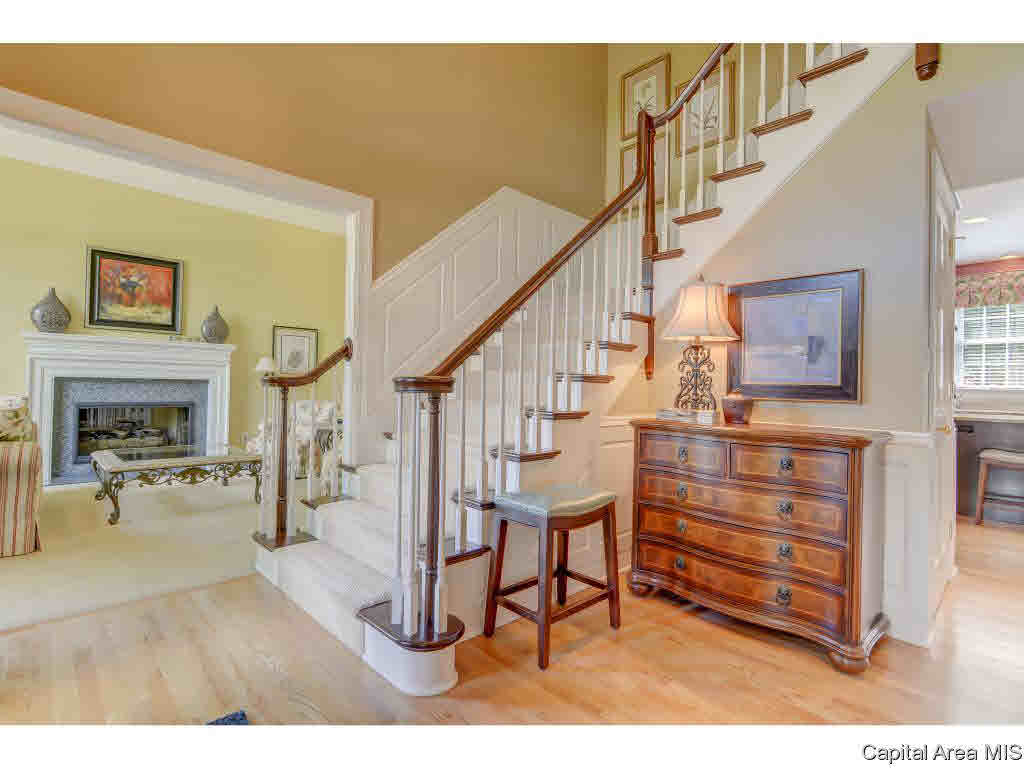 5009 Foxfire Court Springfield, IL 62711 - Photo 3 of 36