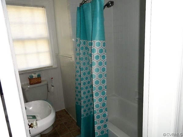 2100 Springdale Road Richmond, VA 23222 - Photo 25 of 28 a bathroom with a sink toilet and window