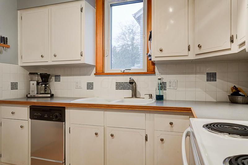 229 Fallis Road Columbus, OH 43214 - Photo 6 of 29 Gallery Image 6