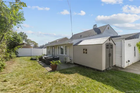 a view of a back yard of the house