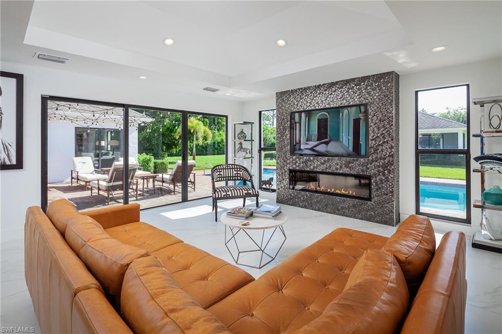 620 Carica Road Naples, FL 34108 - Photo 10 of 30