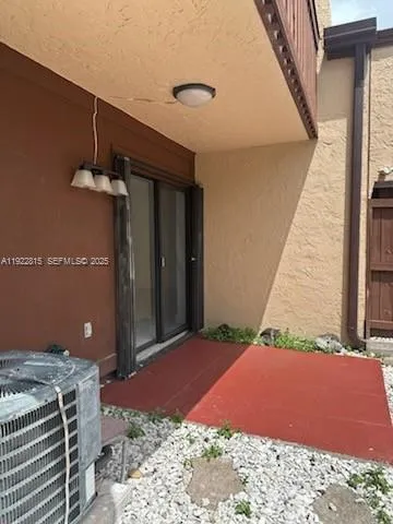 $2,850 | 7123 Southwest 115th Place, Unit B25, Miami, FL 33173