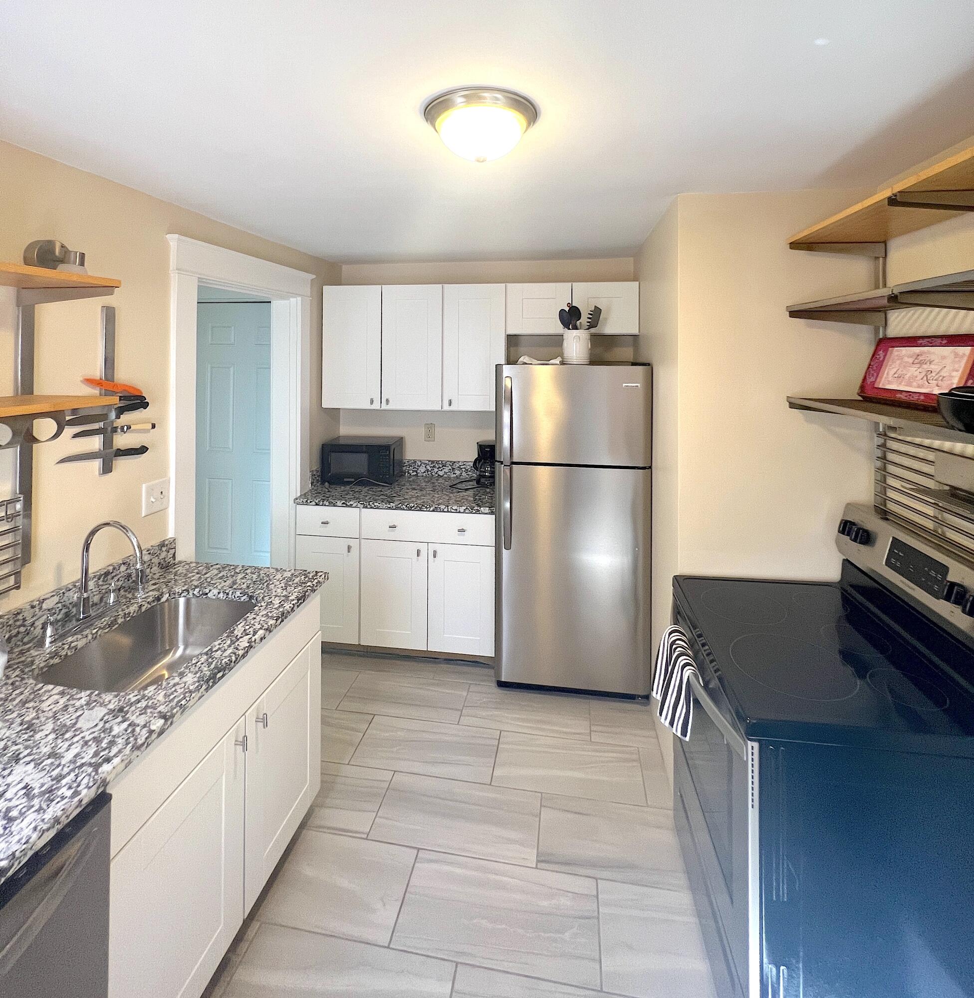 21 Dow Street, Unit 4 Portland, ME 04102 - Photo 2 of 13 Unit 4 kichen5