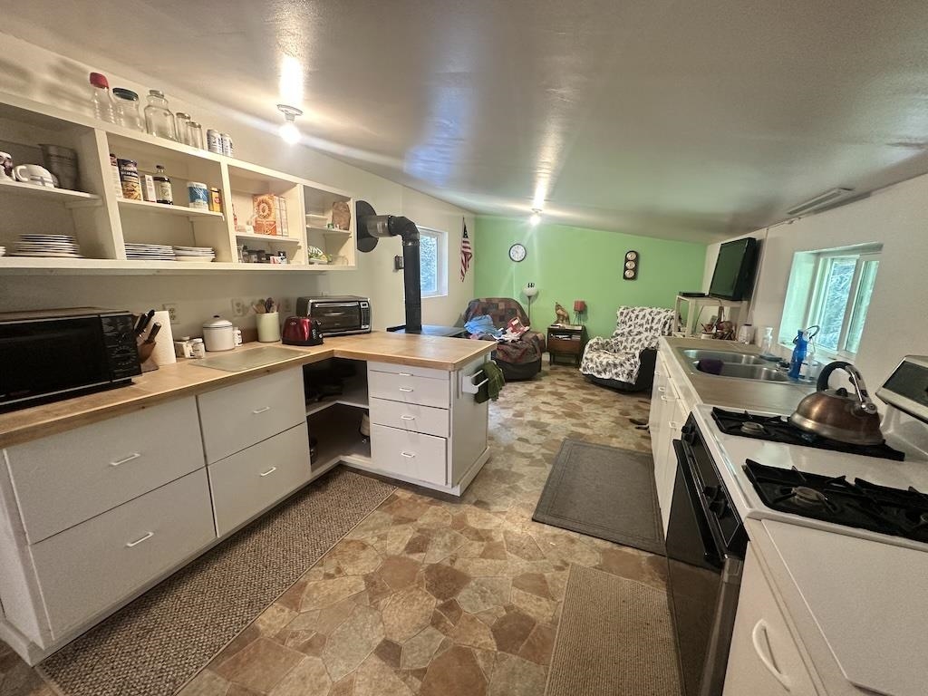 30762 LeClerc Road North Ione, WA 99139 - Photo 5 of 40
