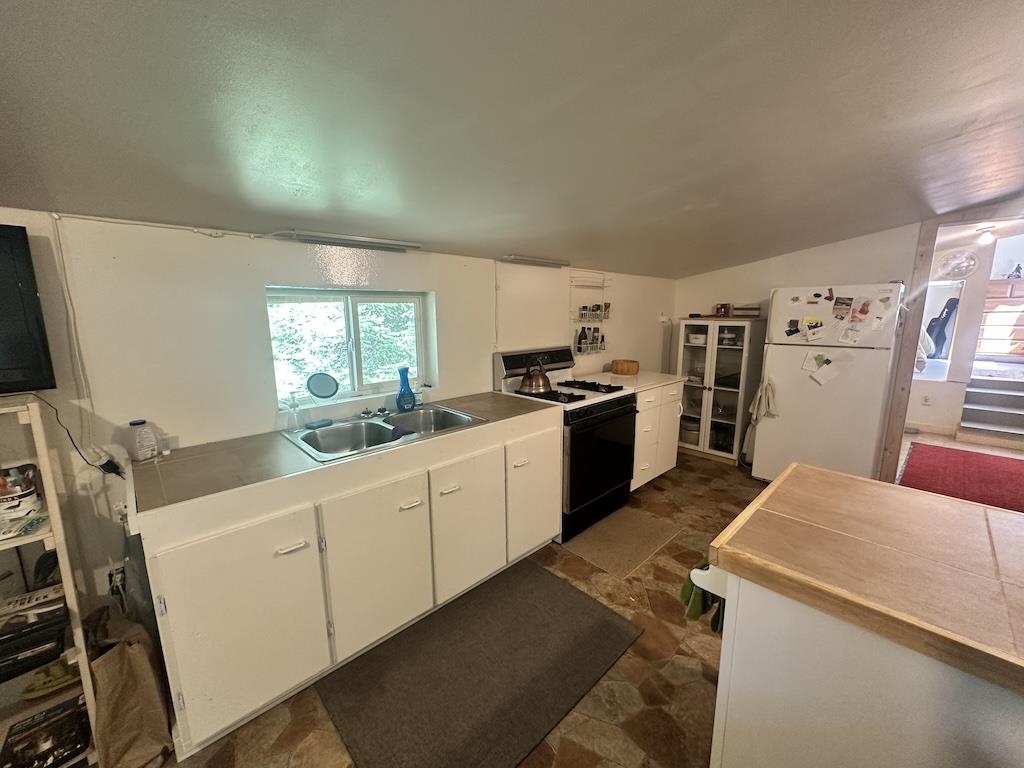 30762 LeClerc Road North Ione, WA 99139 - Photo 8 of 40