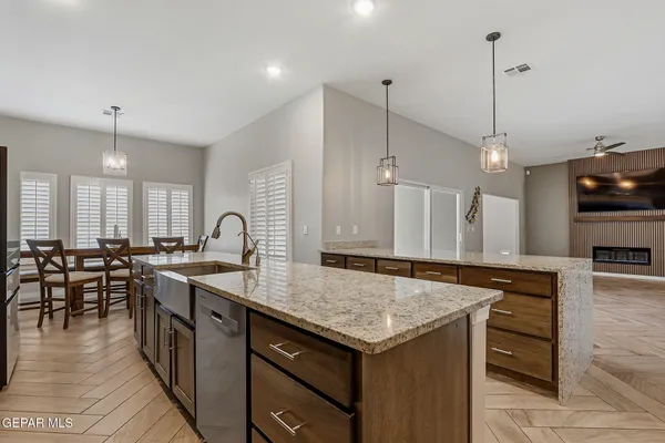 $498,950 | 672 La Entrada Circle, Sunland Park, NM 88063