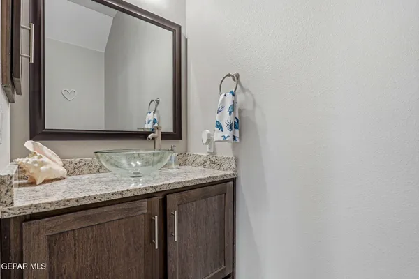 $498,950 | 672 La Entrada Circle, Sunland Park, NM 88063