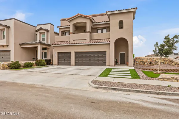 $498,950 | 672 La Entrada Circle, Sunland Park, NM 88063