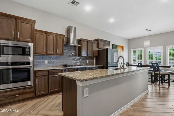 $498,950 | 672 La Entrada Circle, Sunland Park, NM 88063