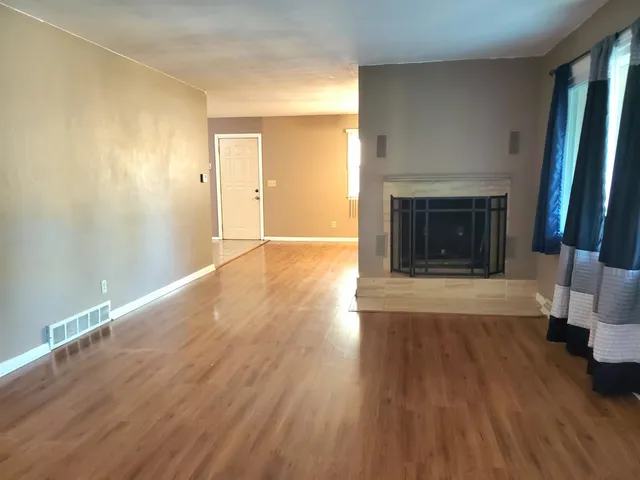 $184,900 | 414 Hilton Avenue, Rockford, IL 61107