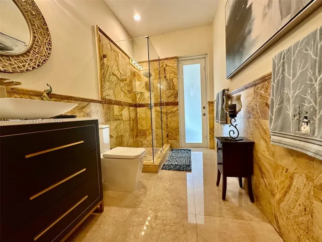 $2,195,000 | 7851 Northwest 166th Terrace, Miami Lakes, FL 33016