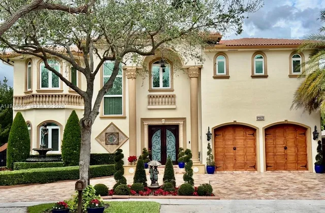 $2,195,000 | 7851 Northwest 166th Terrace, Miami Lakes, FL 33016