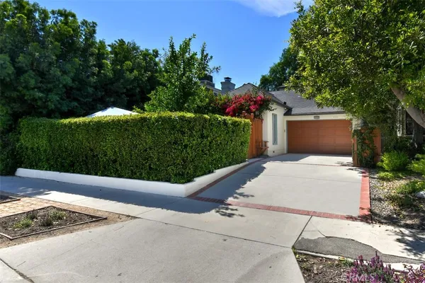$7,950 | 4239 Camellia Avenue, Studio City, CA 91604