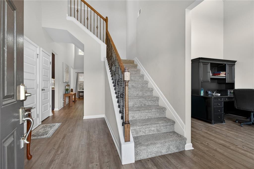 205 Creek View Place Canton, GA 30114 - Photo 5 of 54