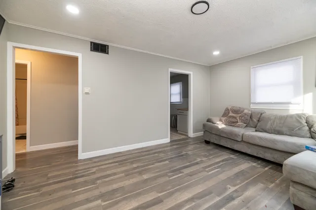 $159,900 | 209 Wallace Avenue, Kalamazoo, MI 49048