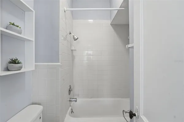 $339,500 | 318 Colonial Court, DeLand, FL 32720