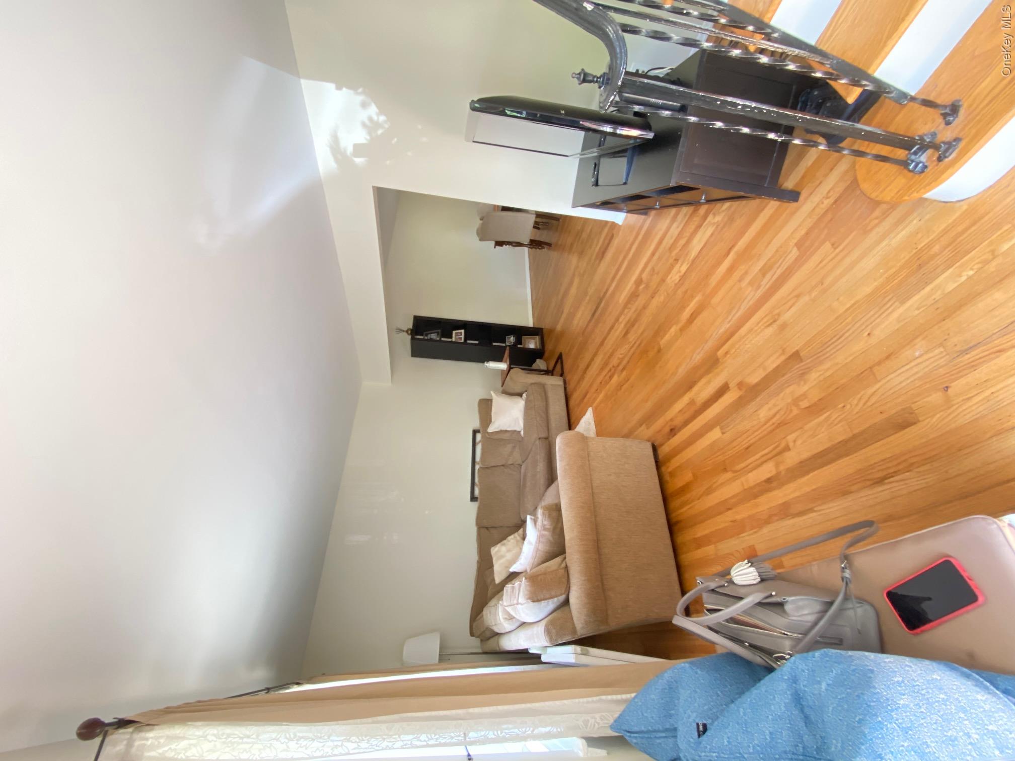 34 Inwood Road Port Washington, NY 11050 - Photo 2 of 21