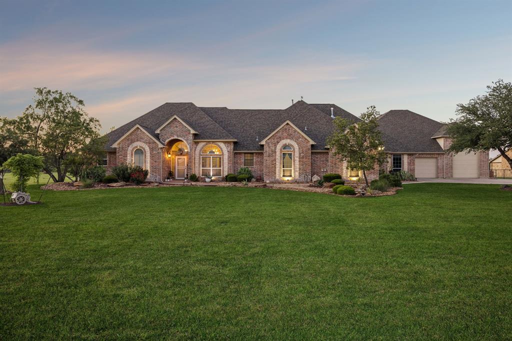 Welcome Home to 174 King Ranch Court 