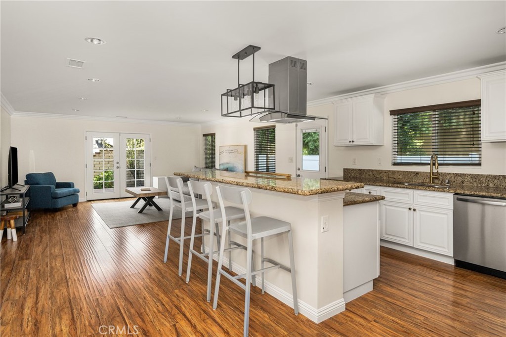 2152 North Greenbrier Road Long Beach, CA 90815 - Photo 2 of 49 Gallery Image 2